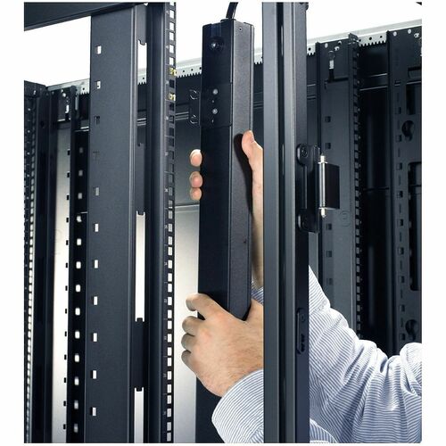 Unité de distribution d'alimentation (PDU) APC Basic Rack 1,92 kVA - 24 x NEMA 5-20R