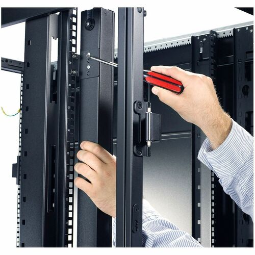 PDU básica para rack APC de Schneider Electric de 1,92 kVA - 24 unidades NEMA 5-20R