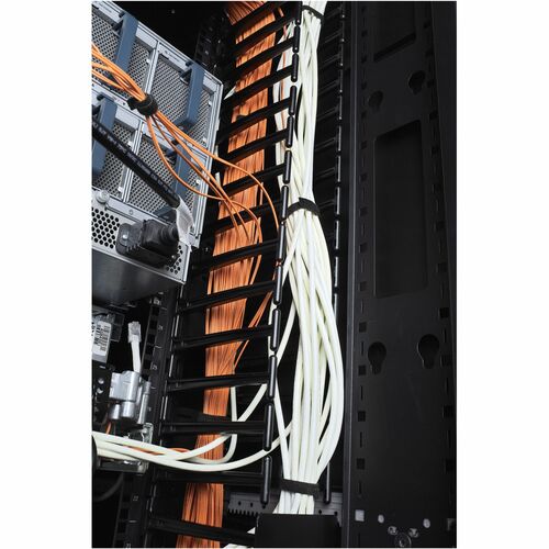 Gestionnaire de câbles vertical APC by Schneider Electric pour NetShelter SX 750