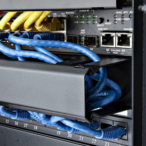 StarTech.com Panneau de gestion des câbles pour rack horizontal 1U avec