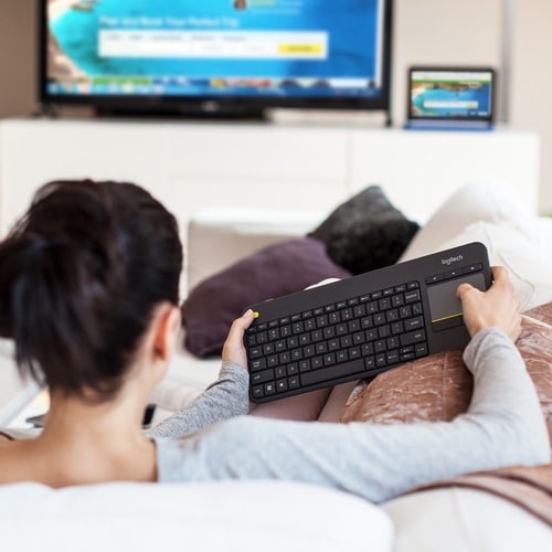 Teclado táctil inalámbrico para TV Logitech K400 Plus con fácil control multimedia