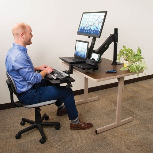 Abrazadera de escritorio para un solo monitor WorkWise de Tripp Lite para trabajar sentado o de pie