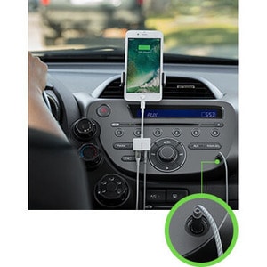 Belkin 3.5 mm Audio + Charge for iPhone and iPad L