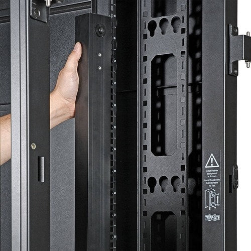 Unité de distribution d'alimentation surveillée triphèrique PDUMNV20HVLX de 3,3 à 3,7 kW par Eaton
