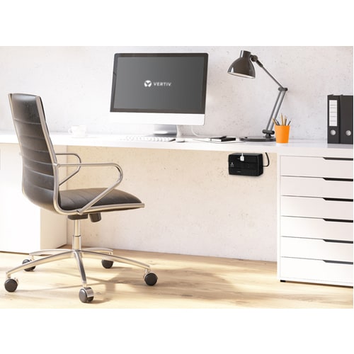 Batería de respaldo y protección contra sobretensiones Vertiv Liebert PST5 de 660 VA (8 tomas)