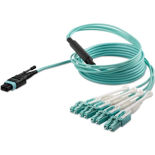 Cable de fibra óptica multimodo OM3 dúplex de StarTech.com de 2 m (6 pies) MTP(H)/PC a 4 conectores LC/PC