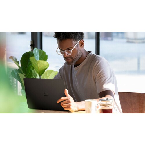 Ordinateur portable à écran tactile Microsoft Surface Laptop 2 de 13,5 pouces (342,90 mm)