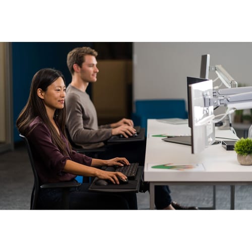Brazo de montaje Kensington SmartFit para monitor