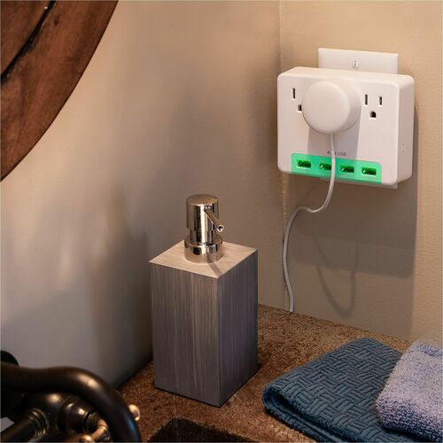 Cyber Power CyberPower Professional P3WUH 3-Outlet Surge Suppressor/Pr