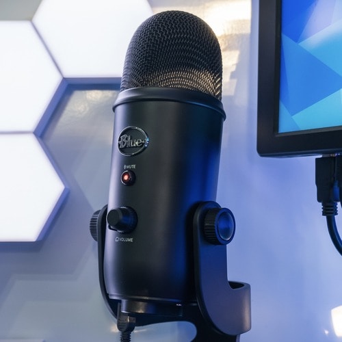 Blue Yeti Wired Condenser Microphone - Stereo