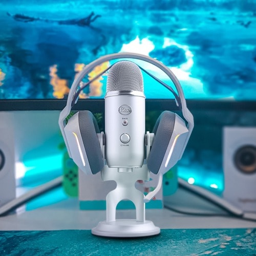 Blue Yeti Wired Condenser Microphone - Stereo