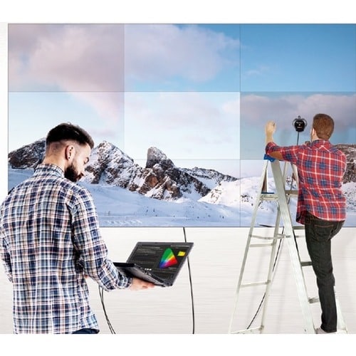 LG 55VSH7J-H 55'' 700 nits FHD 0,44 mm Mur vidéo à cadre régulier - LCD 55" (1397 mm)