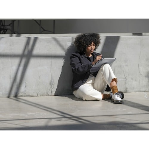 Microsoft Surface Laptop Studio 14,4" (365,76 mm) convertible à écran tactile (curseur flottant)