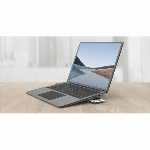 Kensington Surface Laptop 4 Smart Card (CAC) Reade