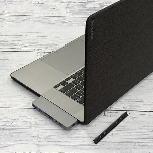 Concentrador USB-C 7 en 2 Hyperdrive Duo para MacBook Pro/Air