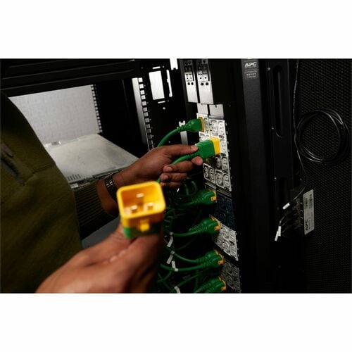 PDU APC by Schneider Electric NetShelter 48 prises - Avec compteur - IEC 60