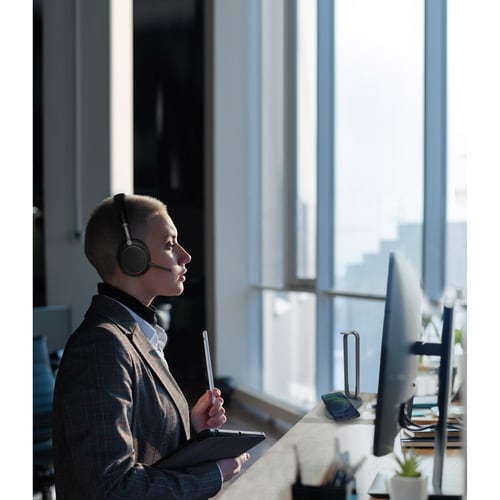 BLUETHOOTH HEADSET TEAMS BLACK W/ CHARGING STAND USB-A