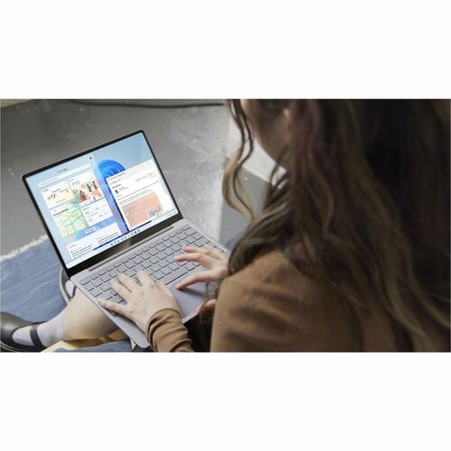 Microsoft Surface Laptop Go 2, portátil con pantalla táctil de 12,4" (314,96 mm) e Intel Core i5