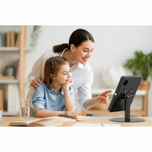 Soporte de quiosco de seguridad Hyperflex de CTA Digital con carcasa de seguridad universal para