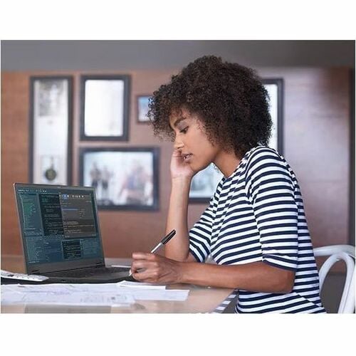 Station de travail mobile Lenovo ThinkPad P16v Gen 1 21FE001MCA 16" - WUXGA