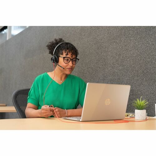 Cabezal certificado para Microsoft Teams Poly Blackwire 8225