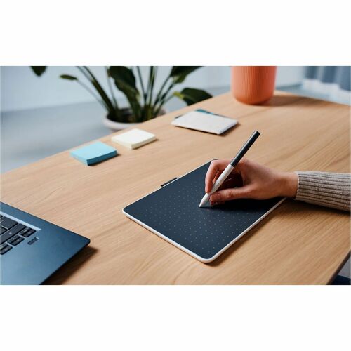 WACOM ONE MEDIUM SANS ÉCRAN - TABLETTE CRÉATIVE