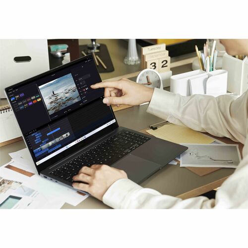 Samsung Galaxy Book4 Ultra NP960XGL-XG1CA 16\" Touchscreen Notebook - WQXGA+