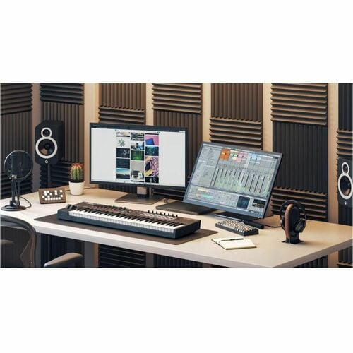 Monitor táctil LED Alogic Clarity Max Touch 32C4KPDWT de 32" con cámara web de clase A (16:9)