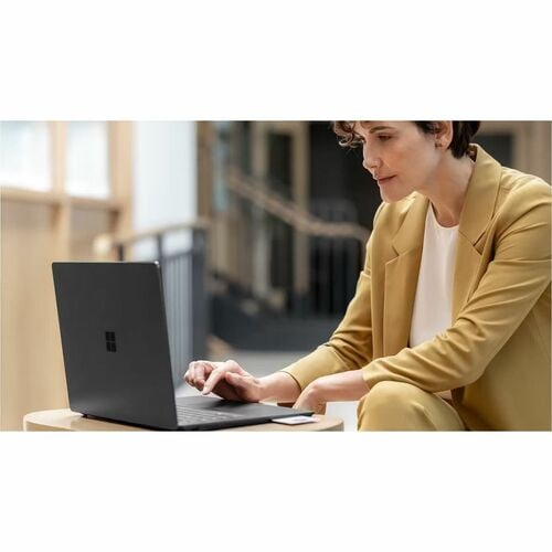 LAPTOP6 13IN I7/32/256 ENG BLACK