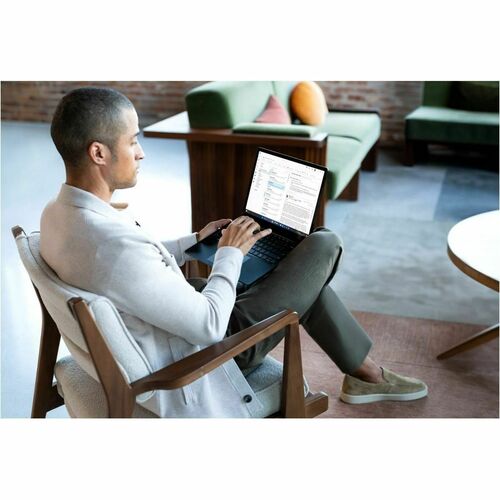 LAPTOP6 15IN I7/32/1TB ENG BLACK
