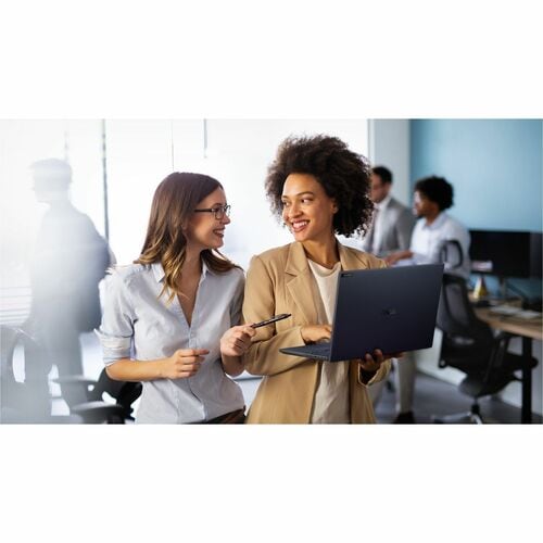 Processeur Intel Core i7-1355U P 1,7 GHz, 32 Go DDR5, écran 16 pouces W11 Pro