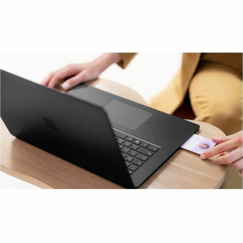 LAPTOP6 15IN I7/64/1TB FR BLACK