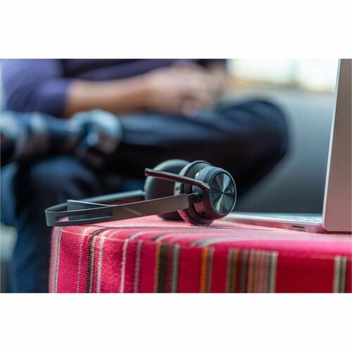 Poly Voyager Focus 2 Microsoft Teams Certified USBC