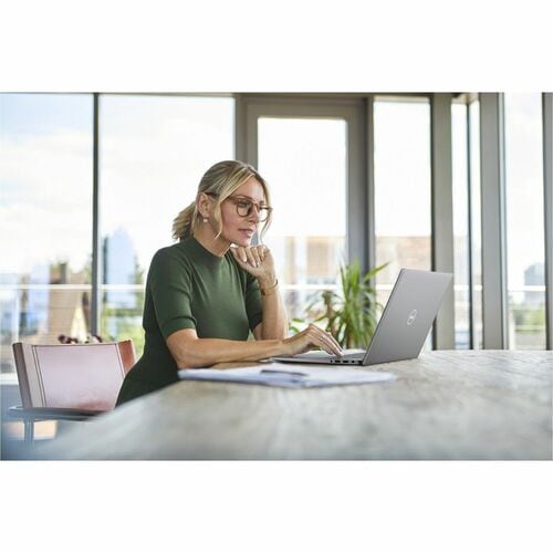 LATITUDE 7650 CORE ULTRA 7-165U 32 Go (1 DIMM) 512 Go SS NT 1920 x 1200