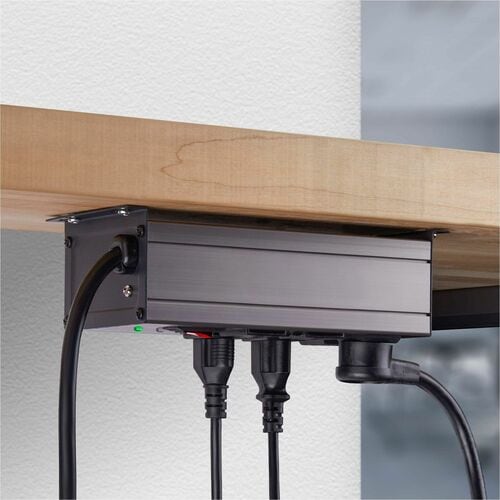 StarTech.com 6-Outlet Industrial Power Strip 125V/15A, EMI/RFI Isolati
