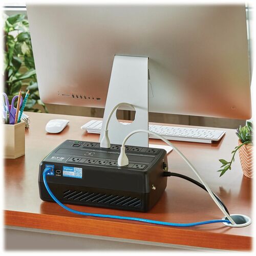 Tripp Lite by Eaton AVR750UNC 750VA Montaje en superficie/escritorio/torre/pared