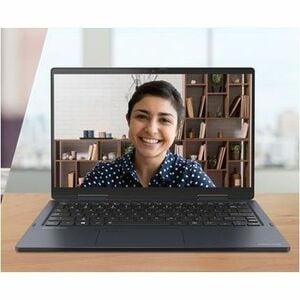 16 LED 155U 16 GB DDR5 256 GB SSD con 11 pines