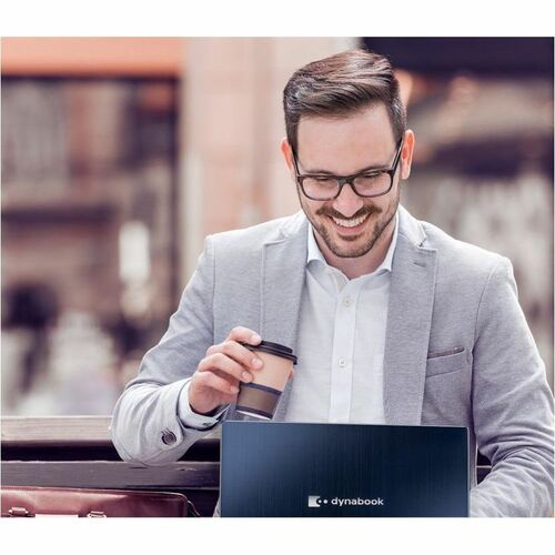 16 LED 155U 16 GB DDR5 256 GB SSD con 11 pines