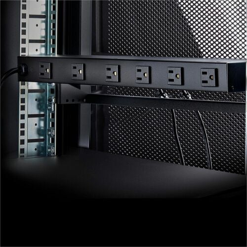 StarTech.com 8-Outlet Horizontal Rack Mount PDU, 1U Server Power Distr