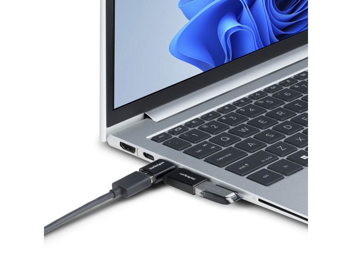 Adaptador USB-C a USB-A en ángulo recto Startech, USB 5 Gbps, compacto U