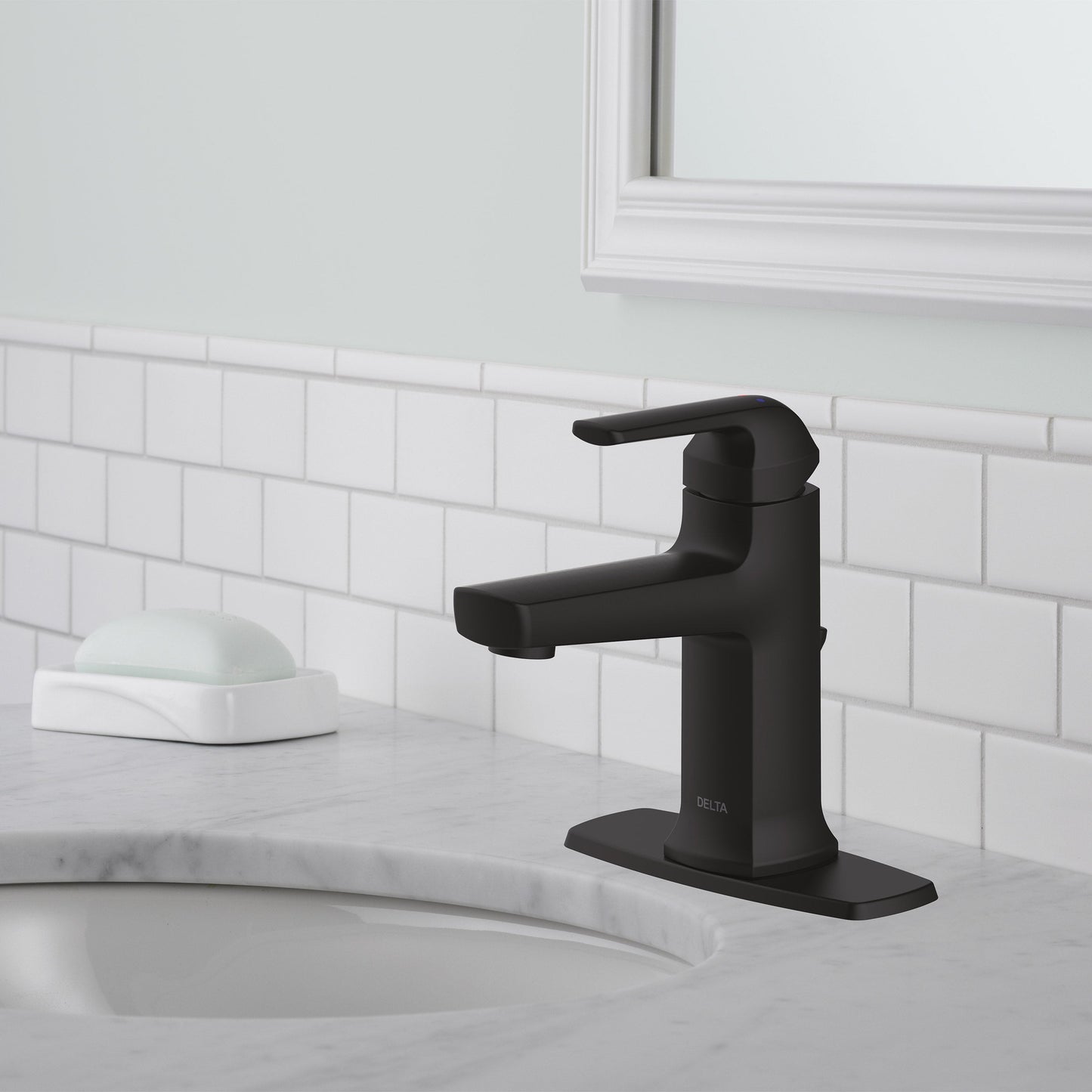 Delta Uxbridge Single Handle Lever Bathroom Sink Faucet (15405LF-BL)