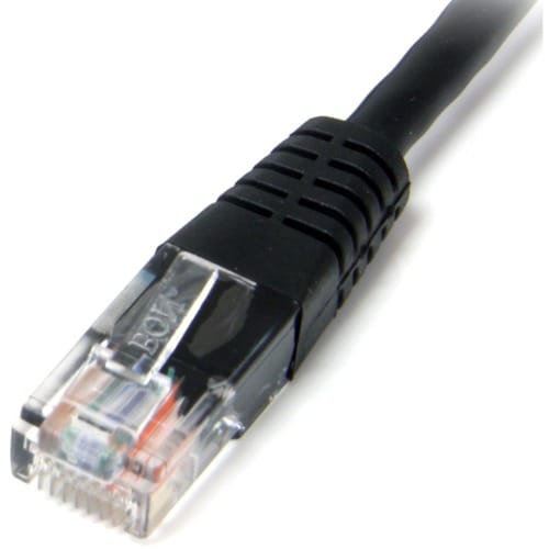 Cable de conexión UTP Cat5e moldeado negro de 2 pies de StarTech.com
