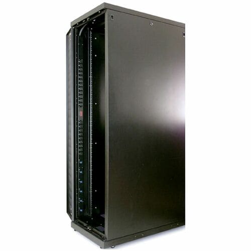 Unité de distribution d'alimentation (PDU) APC Basic Rack 3680 VA de Schneider Electric - 20 x IEC 320-C13