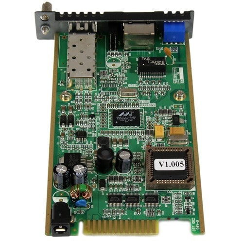 Módulo de tarjeta conversora de medios de fibra Gigabit Ethernet de StarTech.com con ranura SFP abierta
