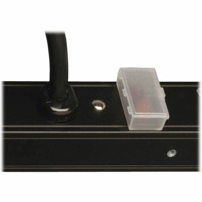 Unité de distribution d'alimentation (PDU) verticale avec compteur Tripp Lite by Eaton PDUMV20-24 - NEMA L5-20P - 6