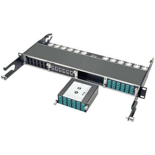 Casete de conexión Tripp Lite de 100 Gb/120 Gb a 10 Gb, 24 fibras MTP/MPO, 12 LC - 12 LC dúplex, 2