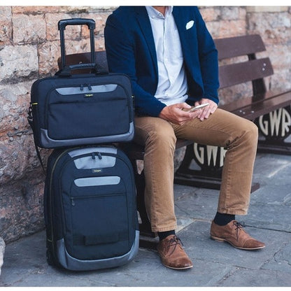 Targus City Gear TCG460 Carrying Case (Messenger)