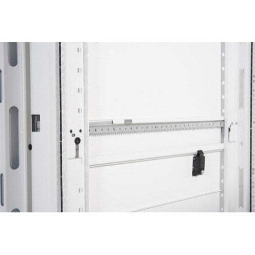 Armoire APC by Schneider Electric 45U x 24 po de largeur x 48 po de profondeur avec côtés