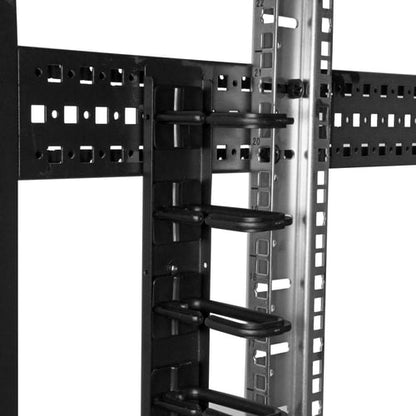 Organizador de cables vertical StarTech.com con ganchos de anilla en D - Panel de gestión de cables vertical