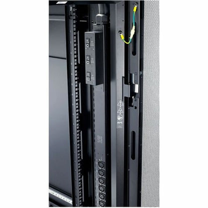 Unité de distribution d'alimentation en rack APC by Schneider Electric, commutée, zéro unité, 12,5 kW, 208 V, (21) C13&amp;